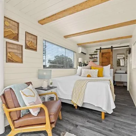 New The Sunrise Cozy Container Home Fredericksburg Exterior photo